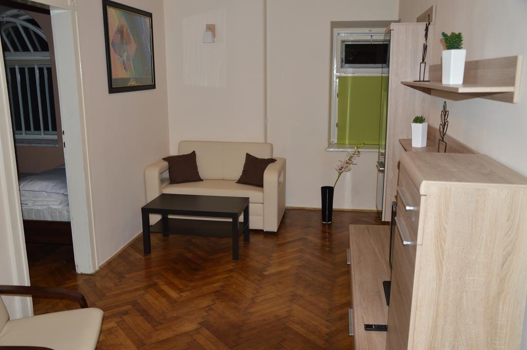 Old Walls Hostel Krasków Δωμάτιο φωτογραφία