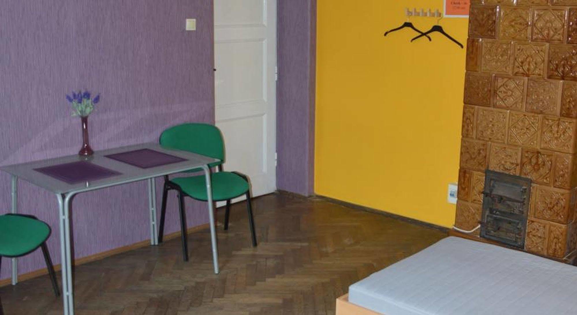 Old Walls Hostel Krasków Εξωτερικό φωτογραφία