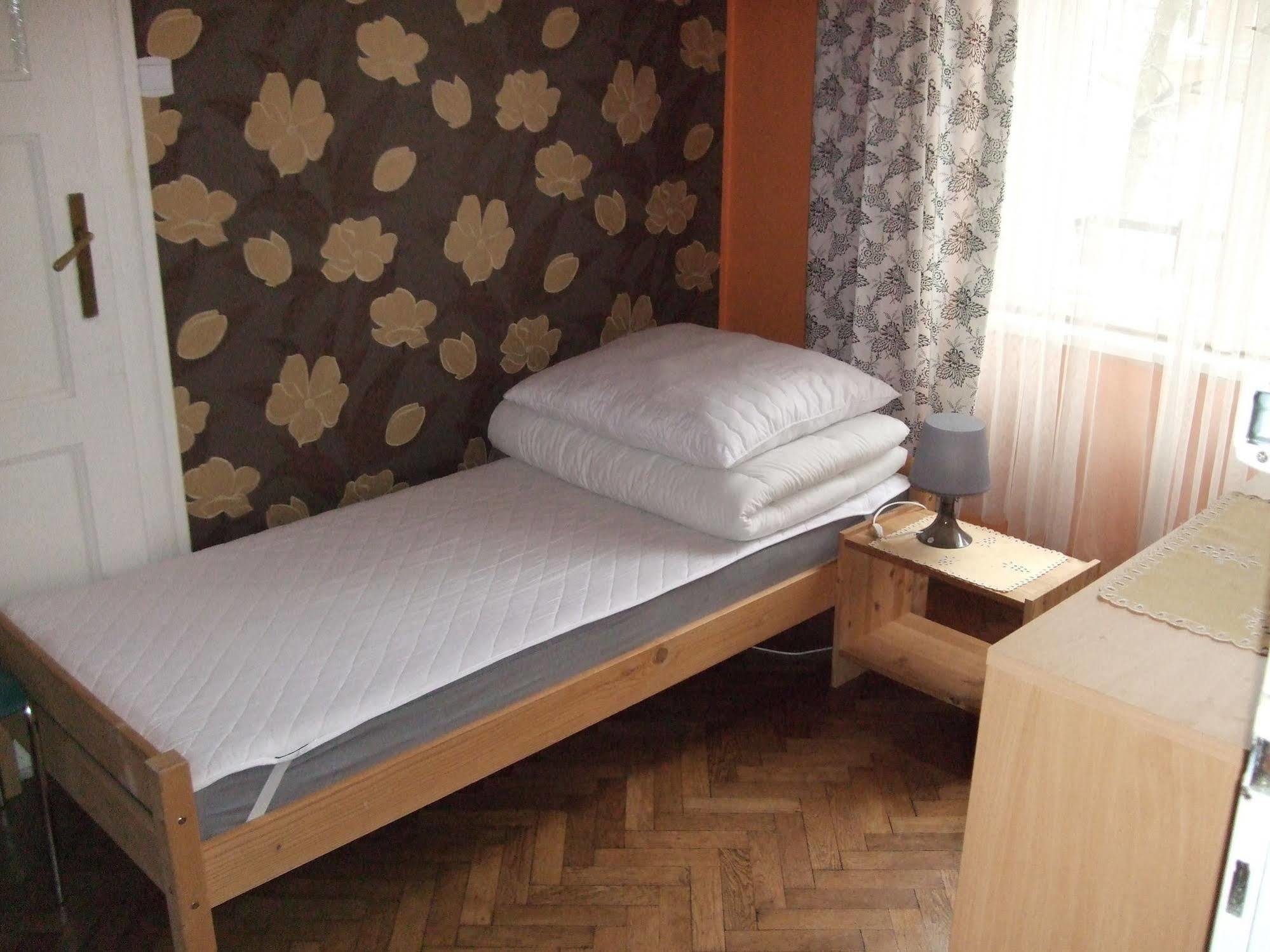 Old Walls Hostel Krasków Εξωτερικό φωτογραφία