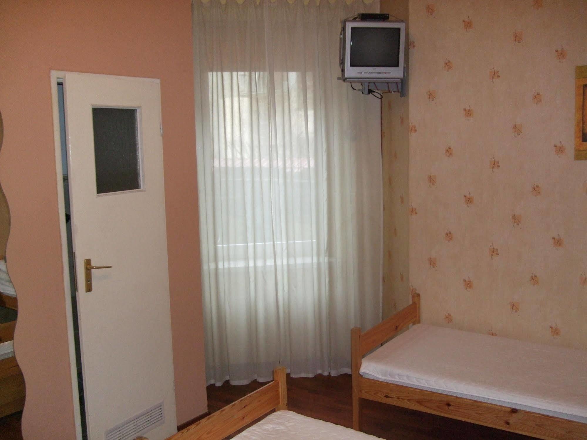Old Walls Hostel Krasków Εξωτερικό φωτογραφία