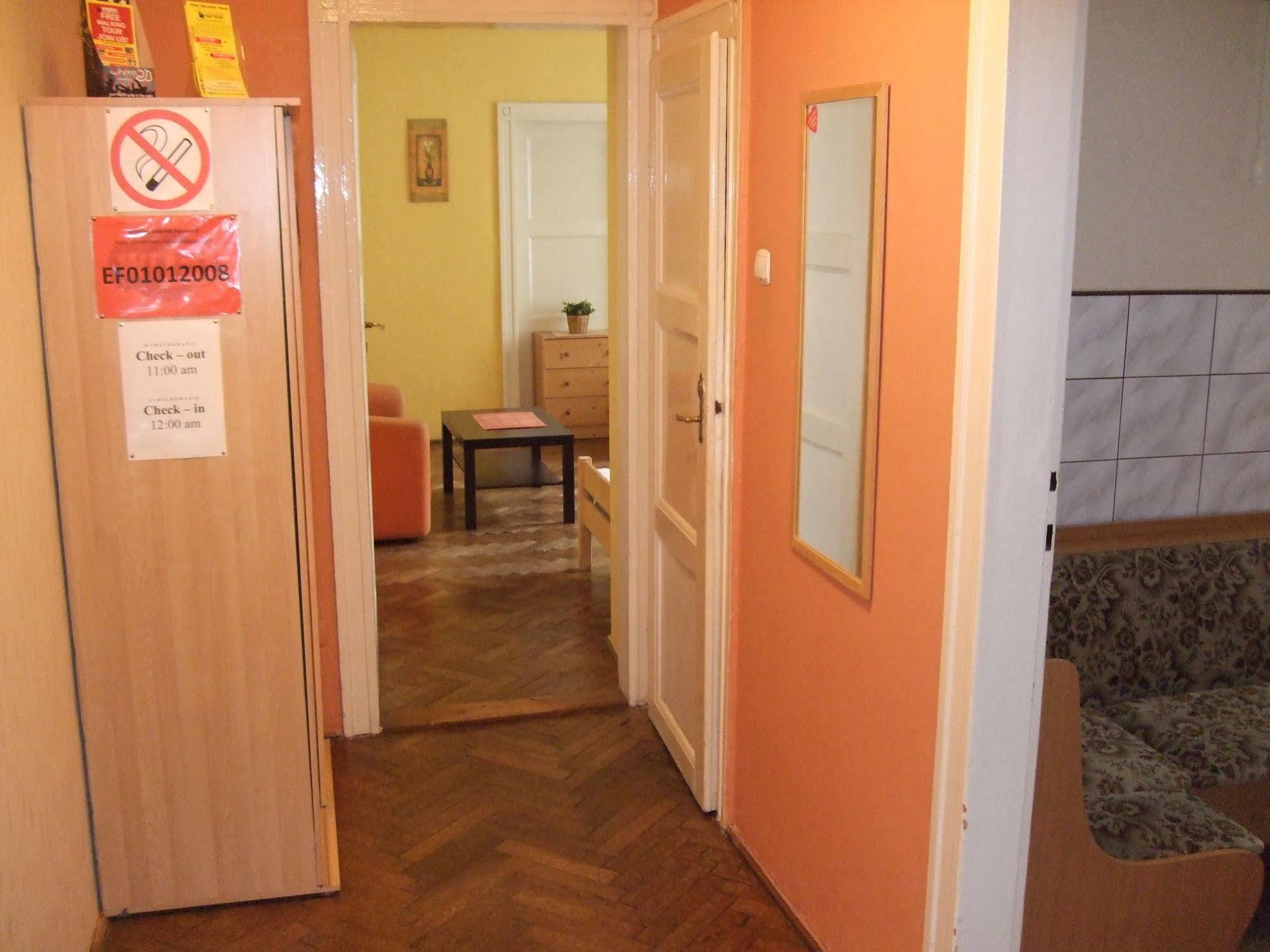 Old Walls Hostel Krasków Εξωτερικό φωτογραφία